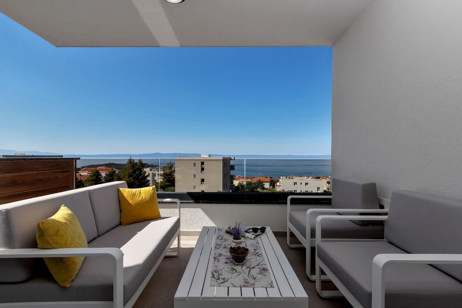 Ivana - Luxurious * Makarska